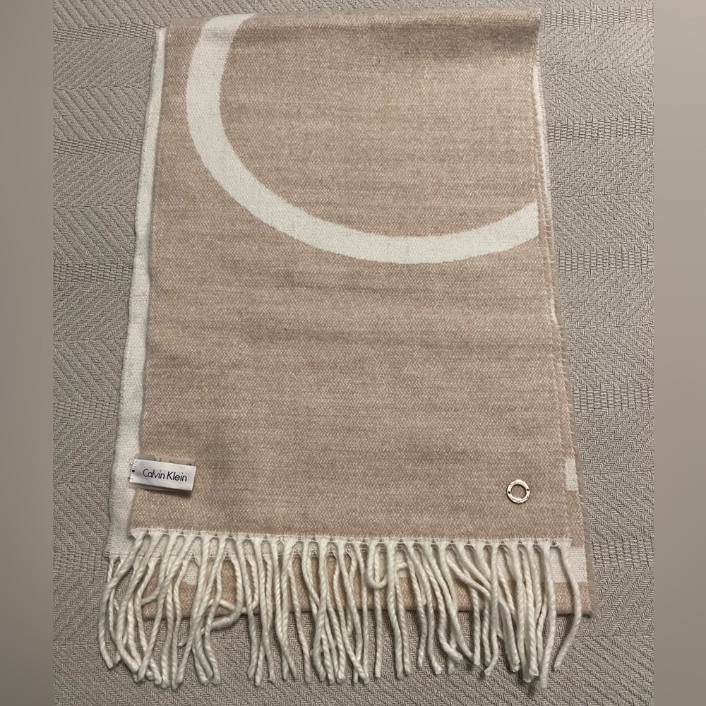 Calvin Klein super soft and cozy lady’s scarf